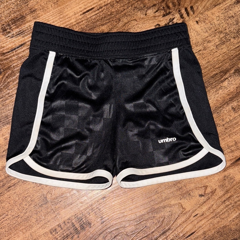 Umbro Kid’s Black and White Athletic Shorts size 4/5